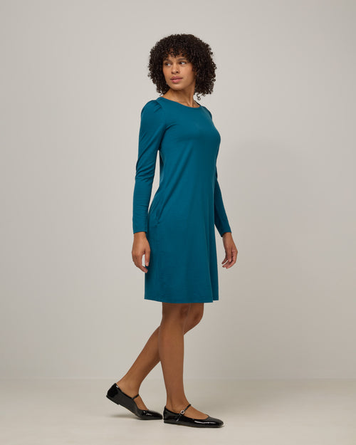 model-spec:Janiah is 5'7", wearing a size XS