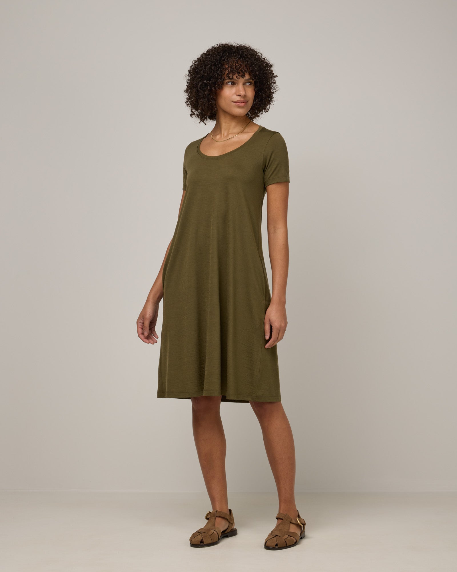 model-spec:Janiah is 5'7", wearing a size XS Long