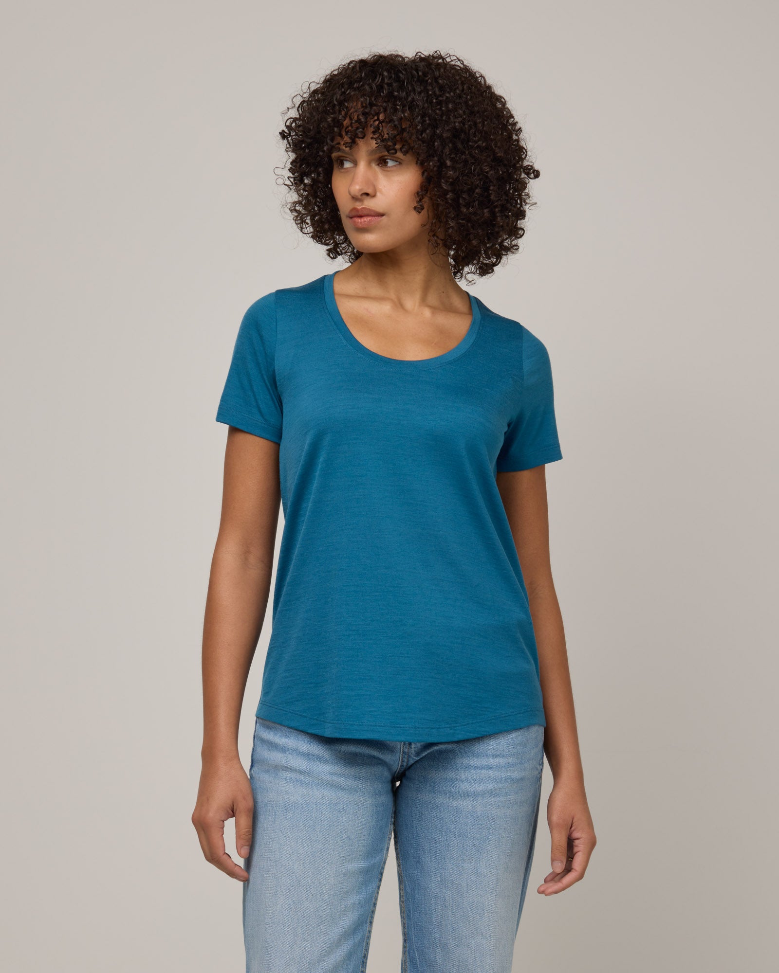 model-spec:Janiah is 5'7", wearing a size XS
