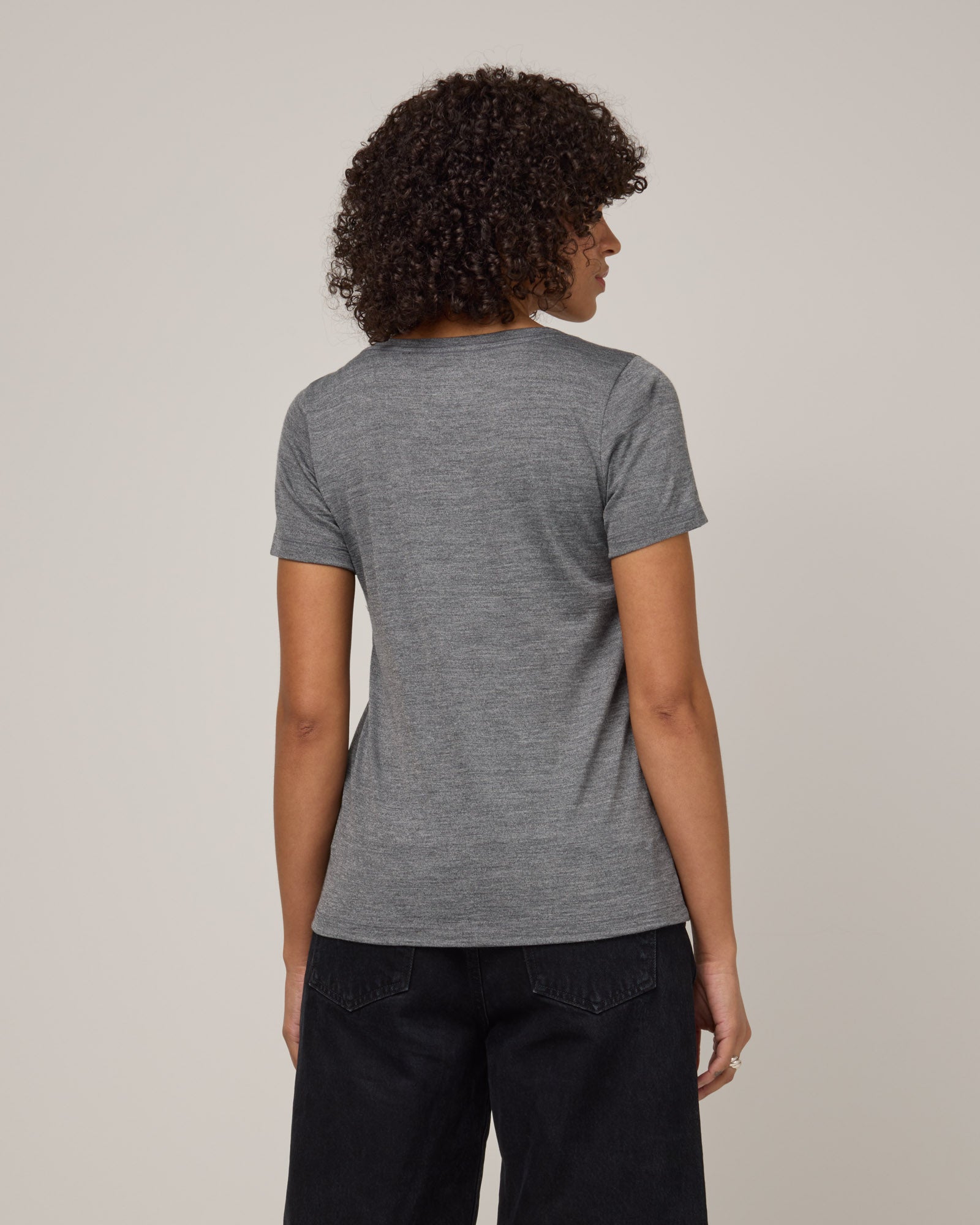 model-spec:Janiah is 5'7", wearing a size XS