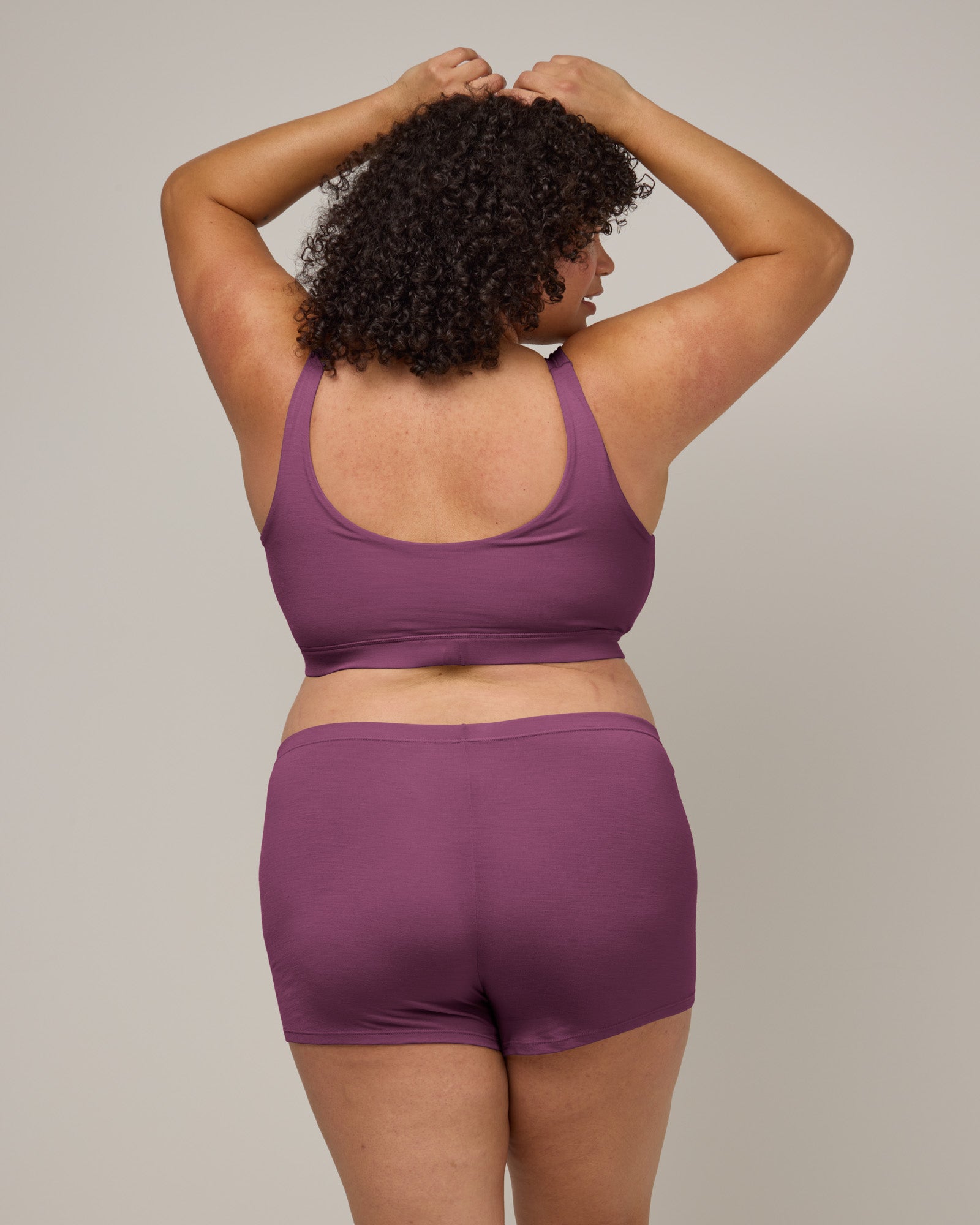 model-spec:Daron's bust is 51.5", and she wears a size 2X