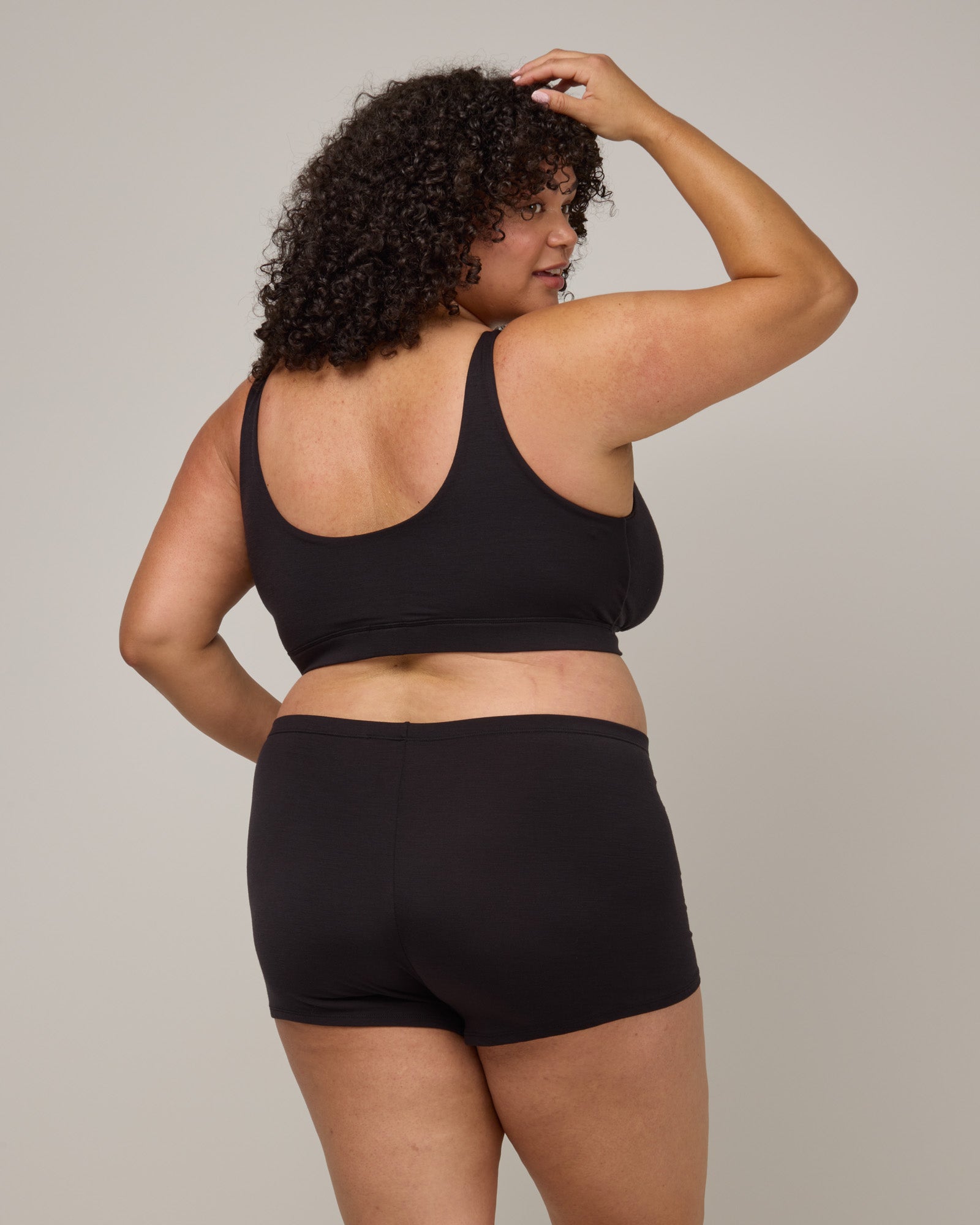 Roam High Waist Merino Wool Shortie - Black – Roam Shortie | wool&