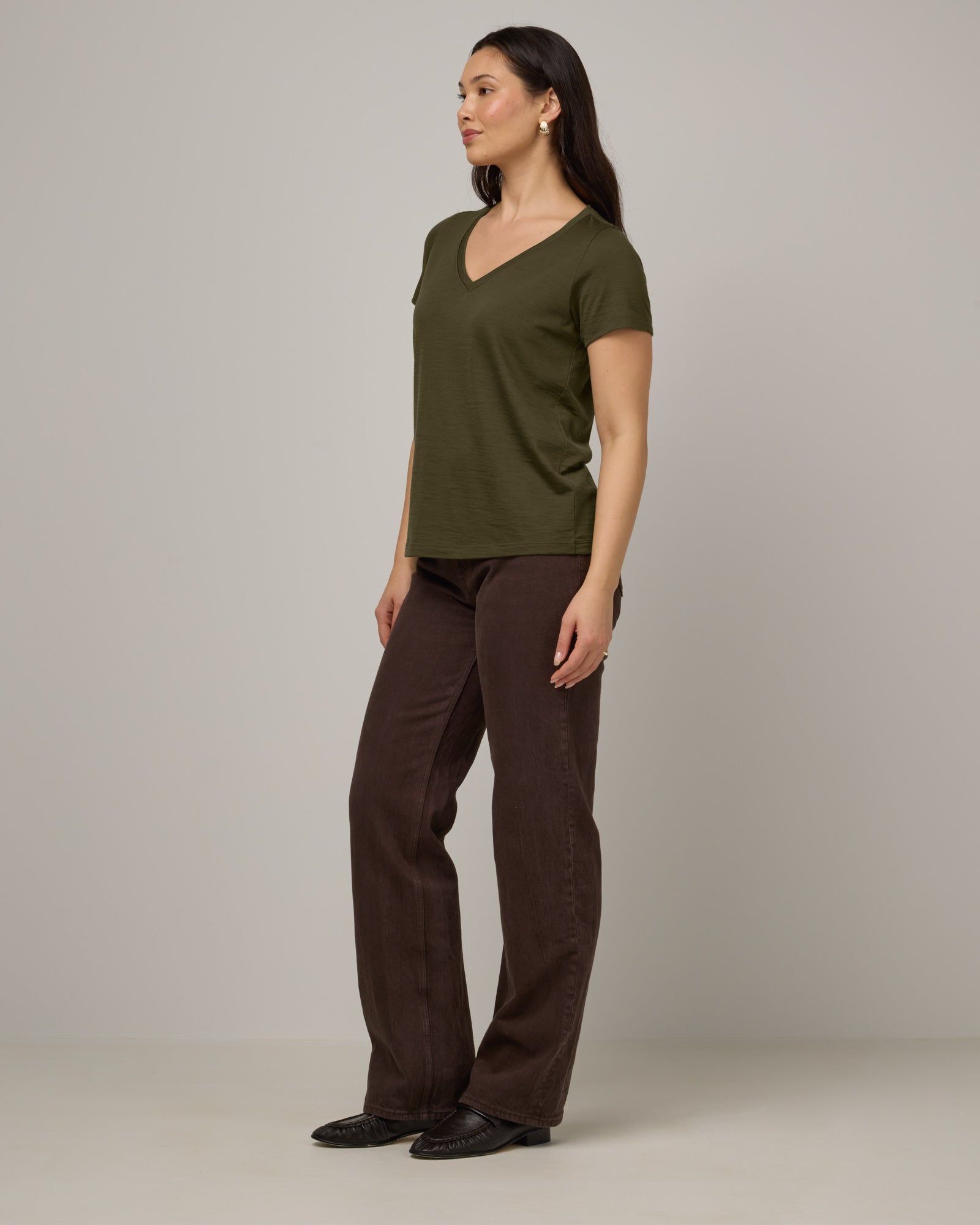 model-spec:Maile is is 5’9”, wearing a size M