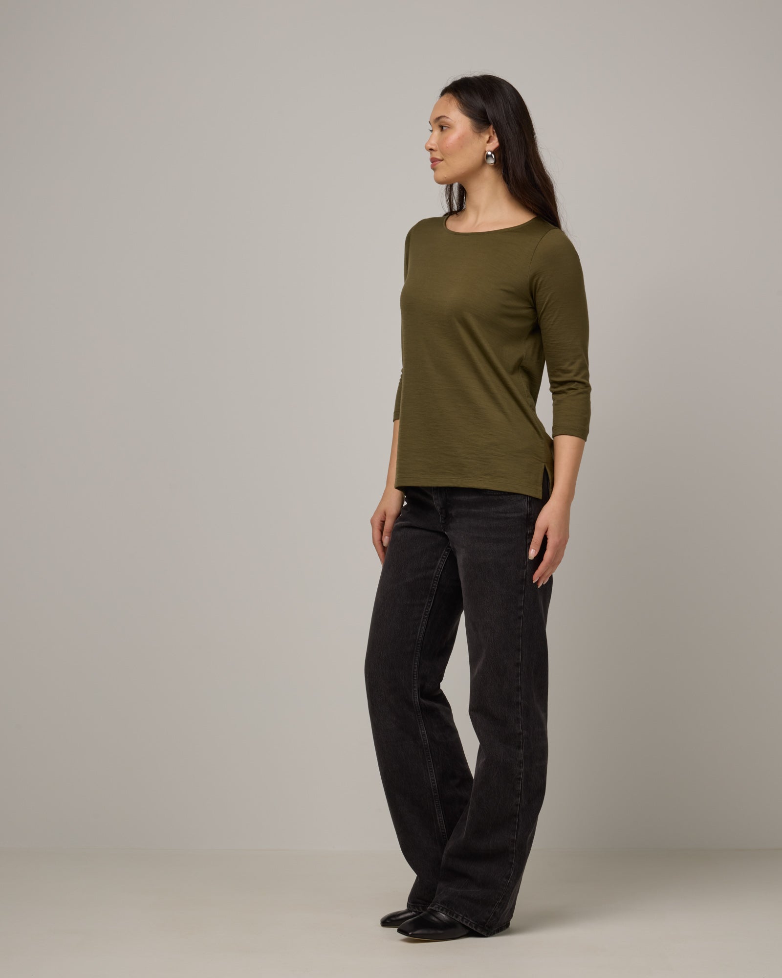 model-spec:Maile is 5'9", wearing a size M