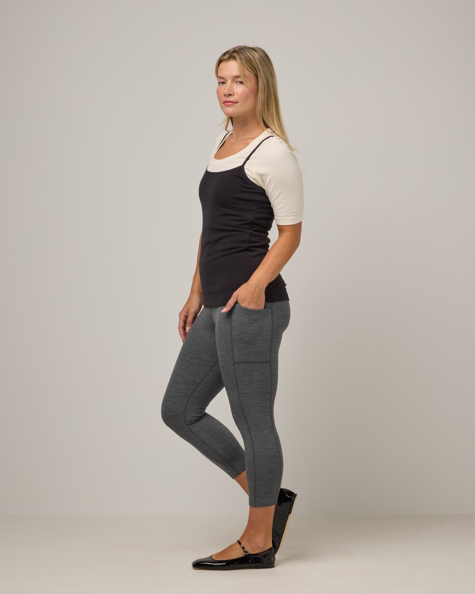 model-spec:Saasha is 5'9", wearing a size M
