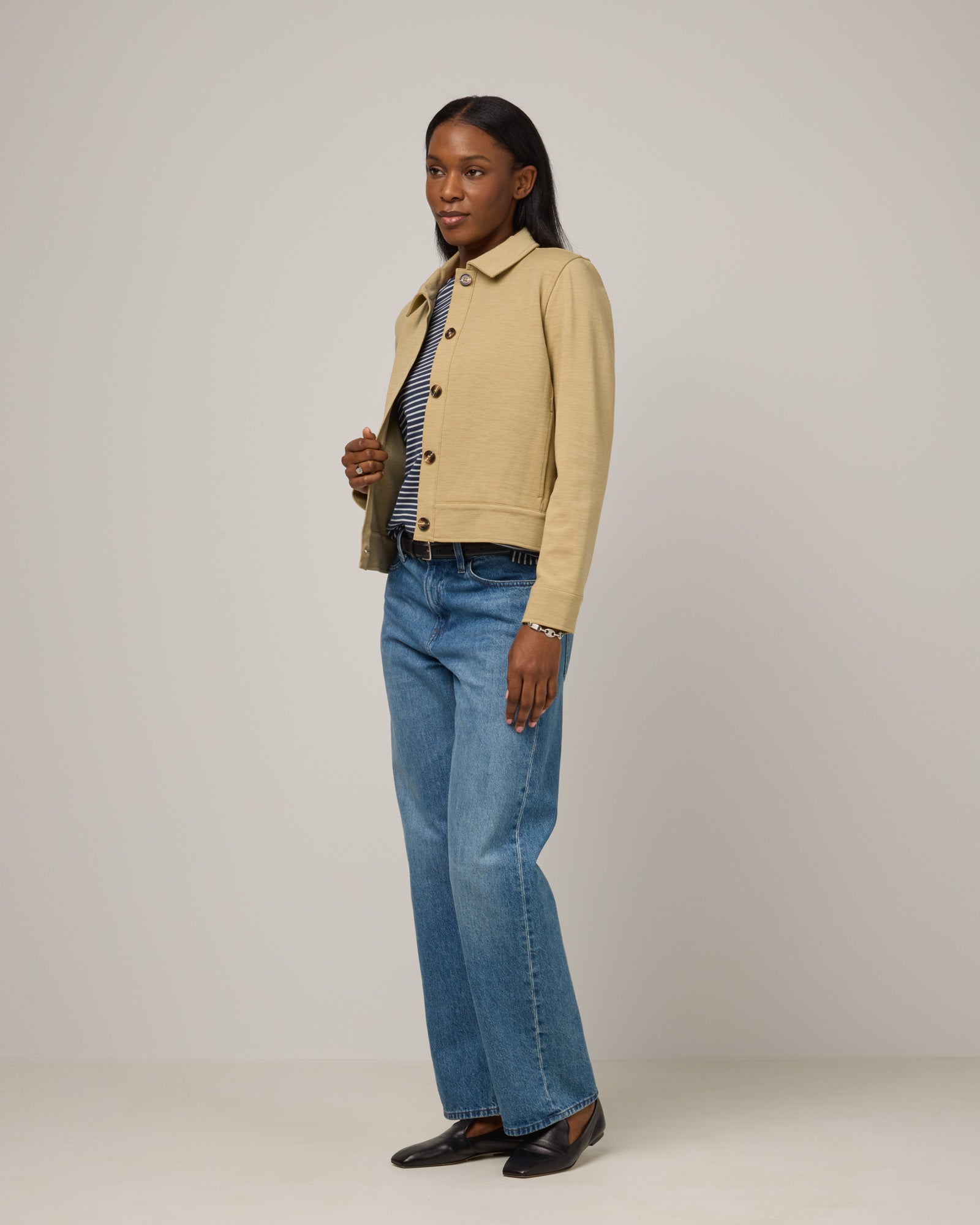model-spec:Laah is 5'9", wearing a size M