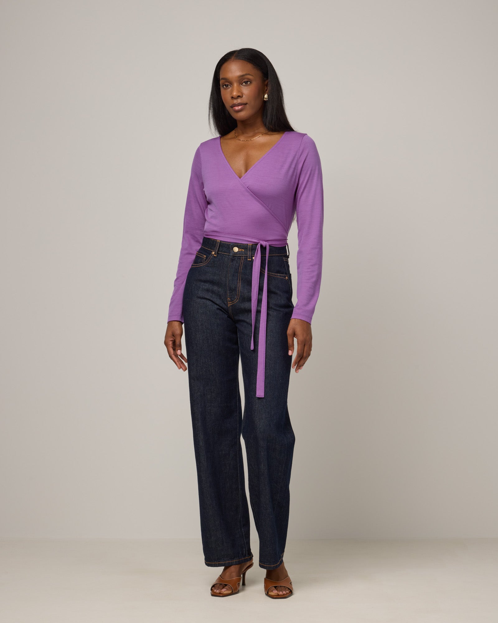 model-spec:Laah is 5'9", wearing a size M