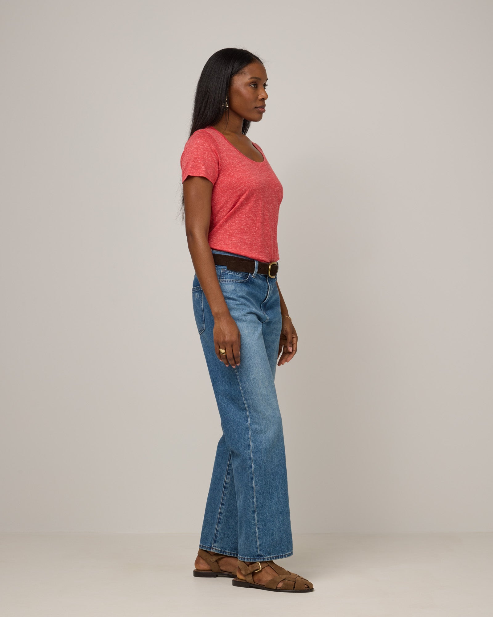model-spec:Laah is 5'9", wearing a size M