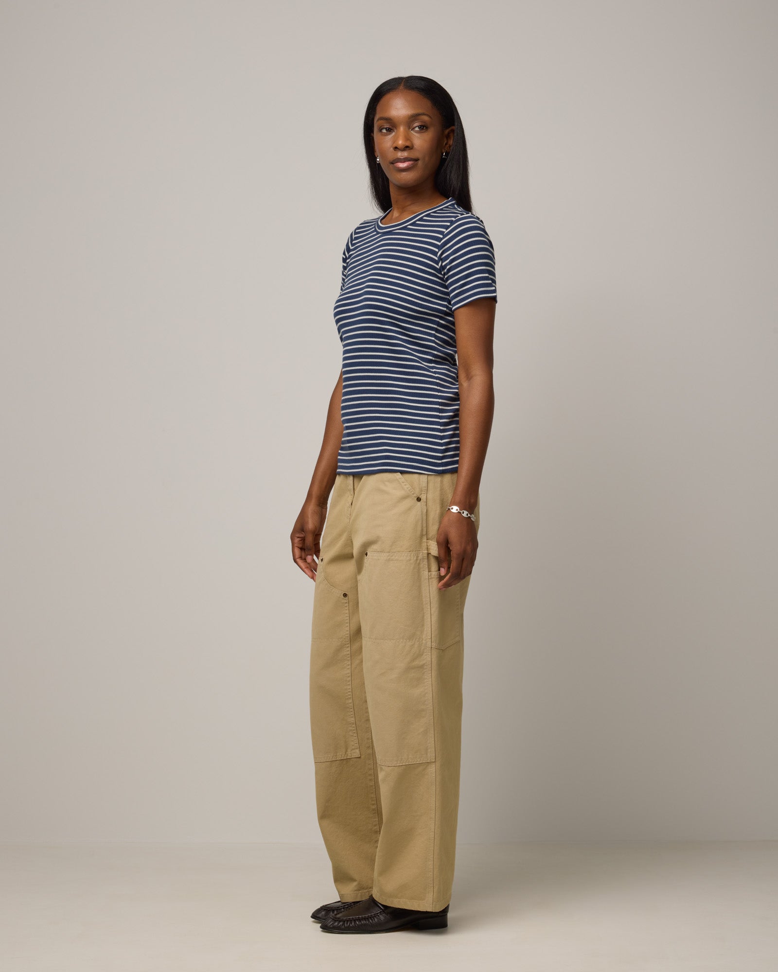 model-spec:Laah is 5'9", wearing a size M