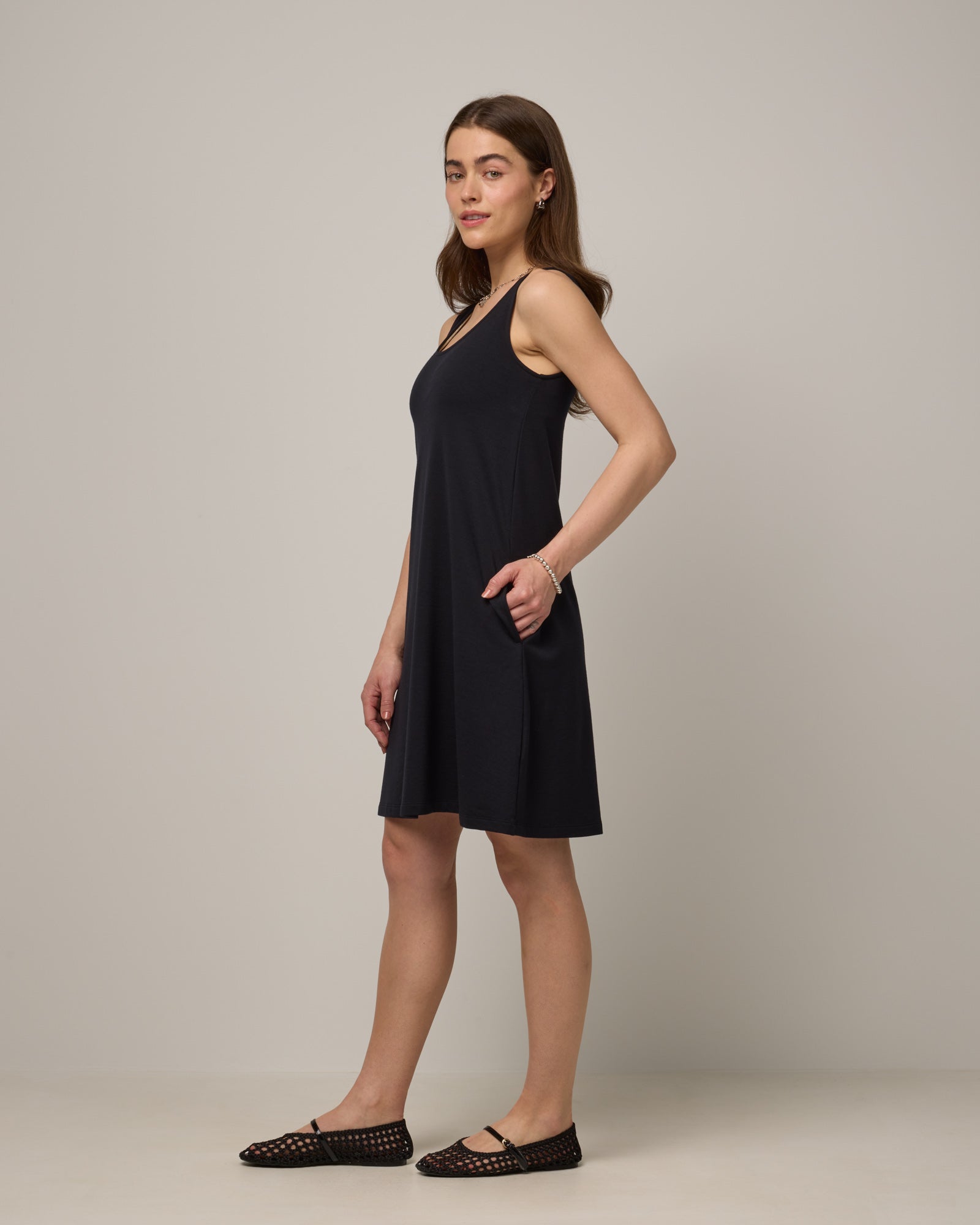 model-spec:Brenna is 5’7.5”, wearing a size XS