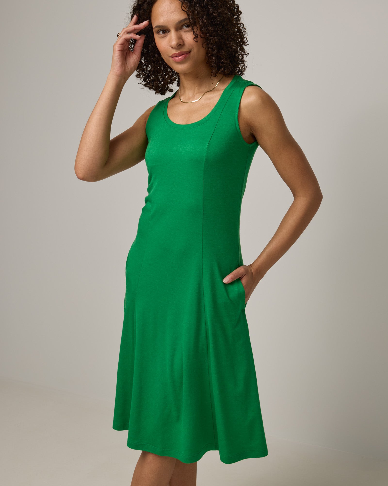 model-spec:Janiah is 5'7", wearing a size XS