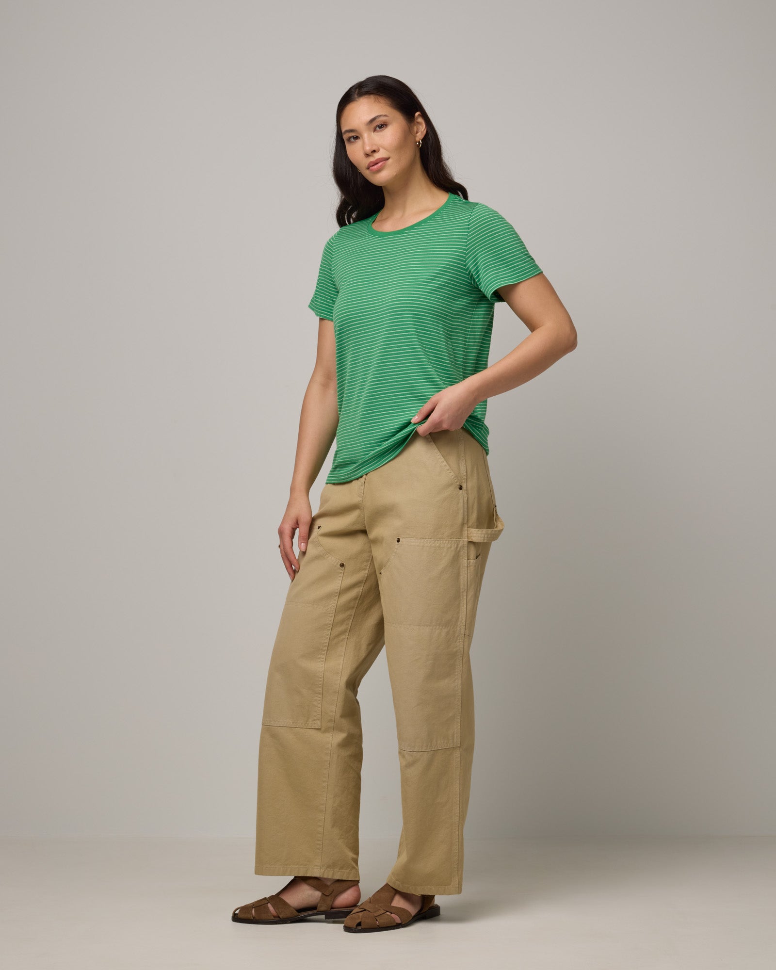 model-spec:Maile is 5'9", wearing a size M