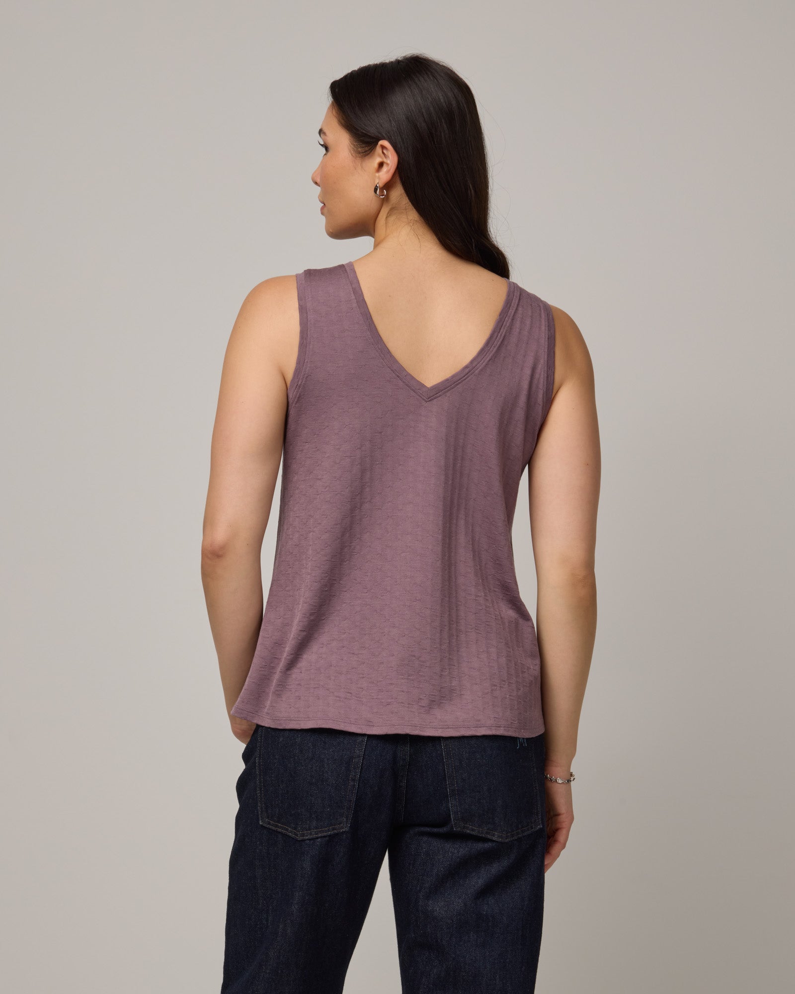 model-spec:Maile is 5'9", wearing a size M