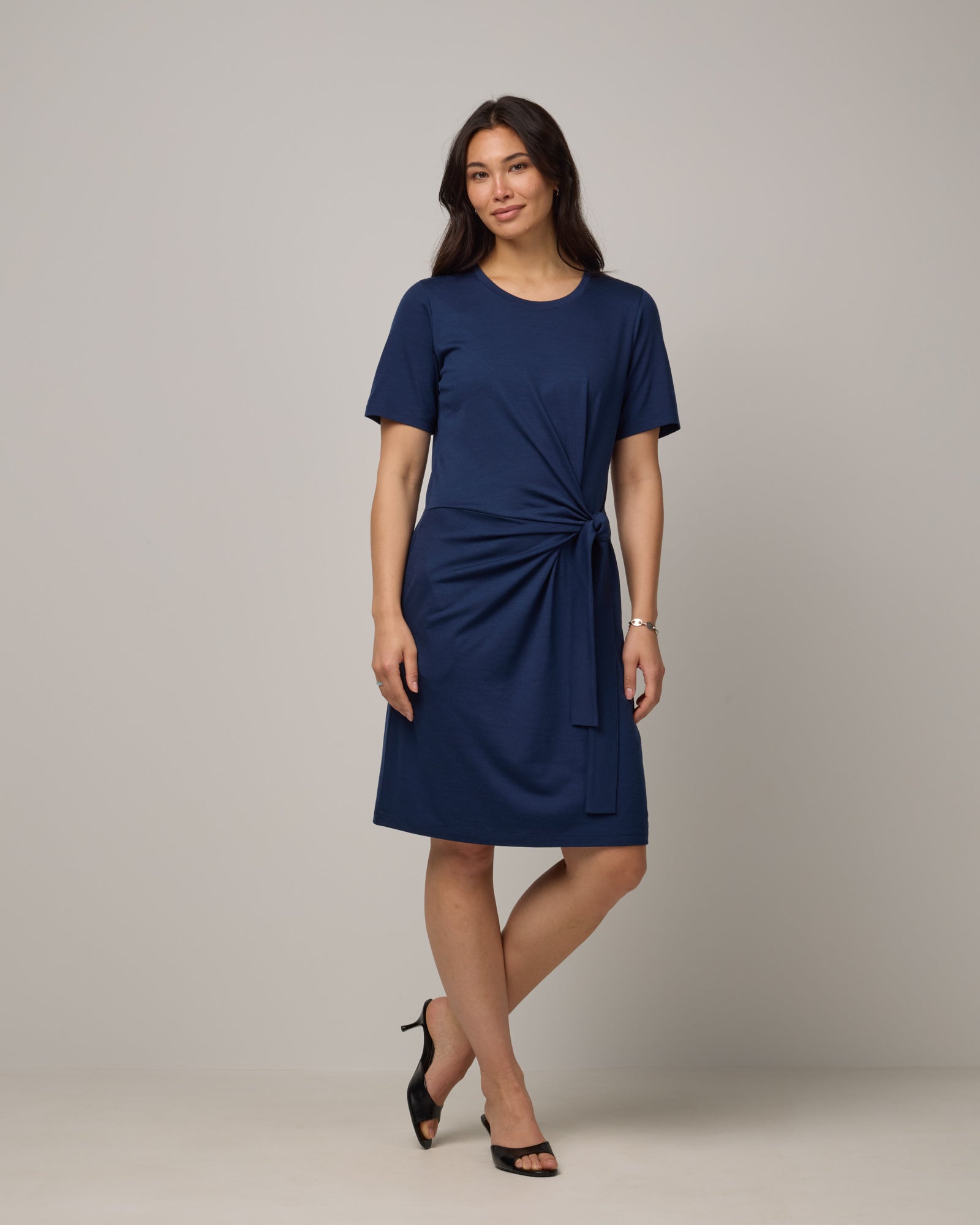 model-spec:Maile is is 5’9”, wearing a size M