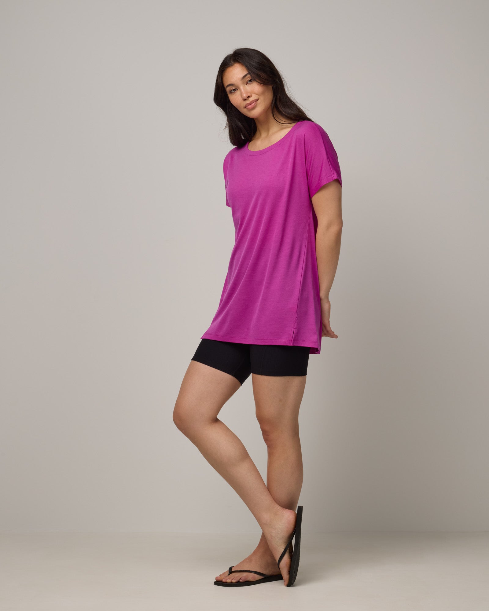 model-spec:Maile is 5'9", wearing a size M