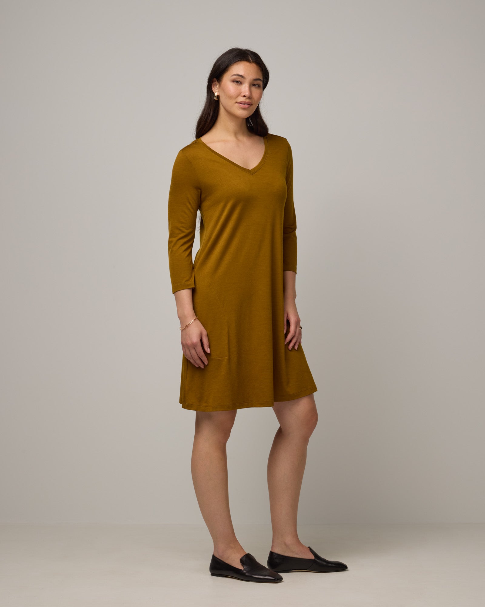 model-spec:Maile is is 5’9”, wearing a size M Regular