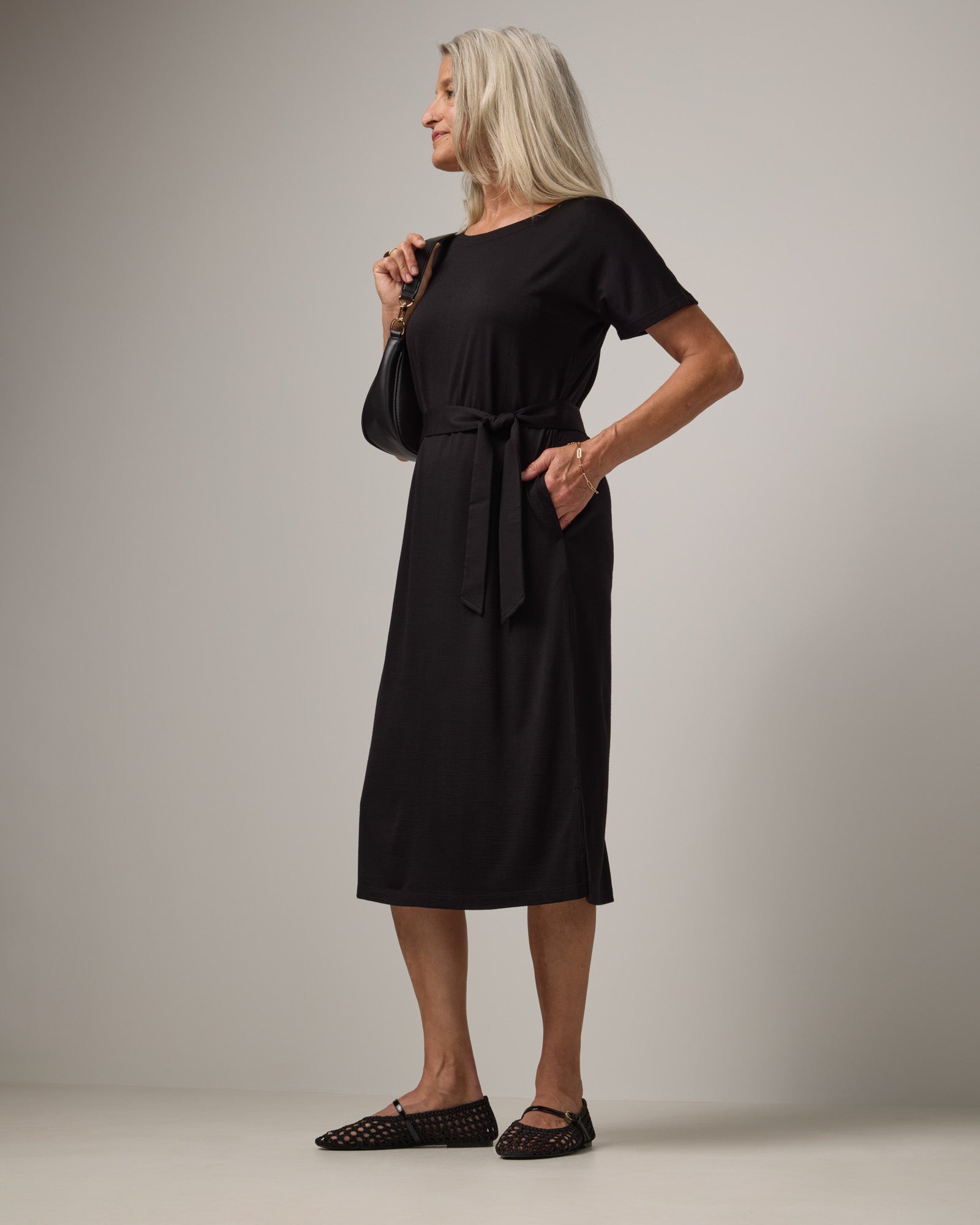 model-spec:Catherine is is 5’8”, wearing a size S