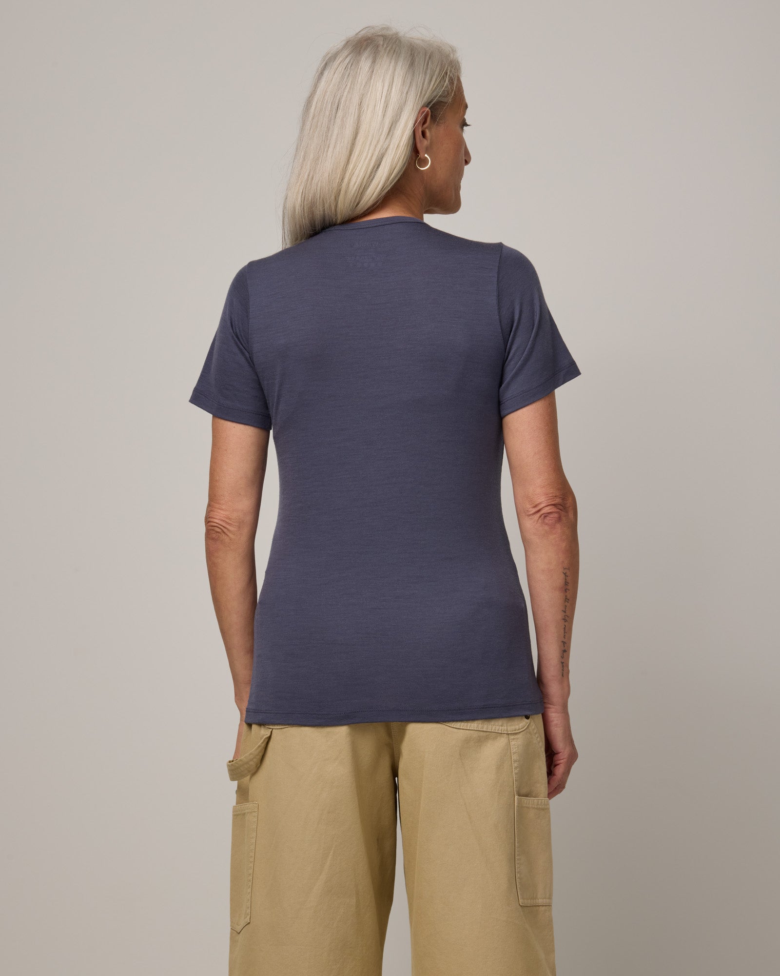 model-spec:Catherine is is 5’8”, wearing a size S