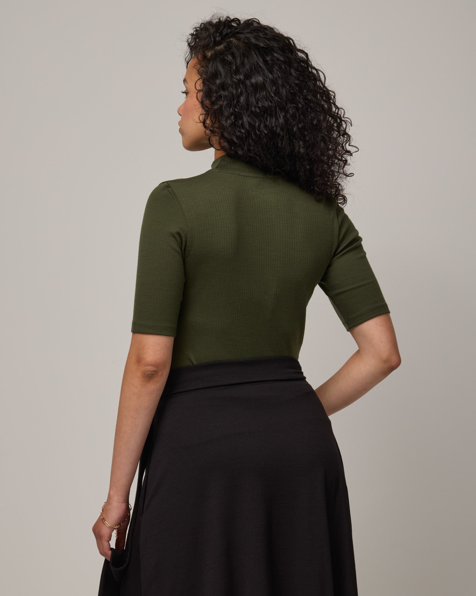 model-spec:Kenzy is is 5’8”, wearing a size S