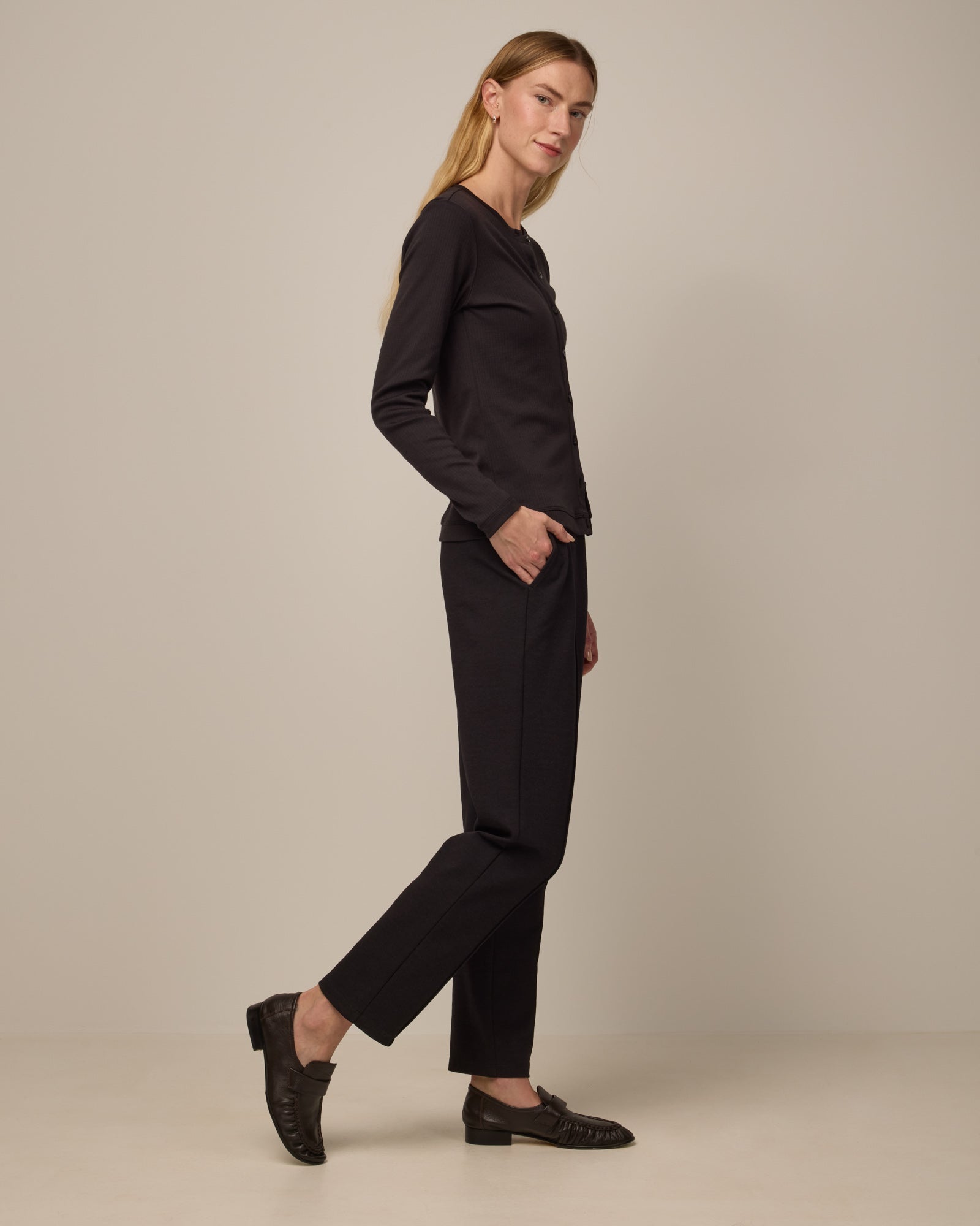 model-spec:Madison is 5’10” wearing a size S Regular