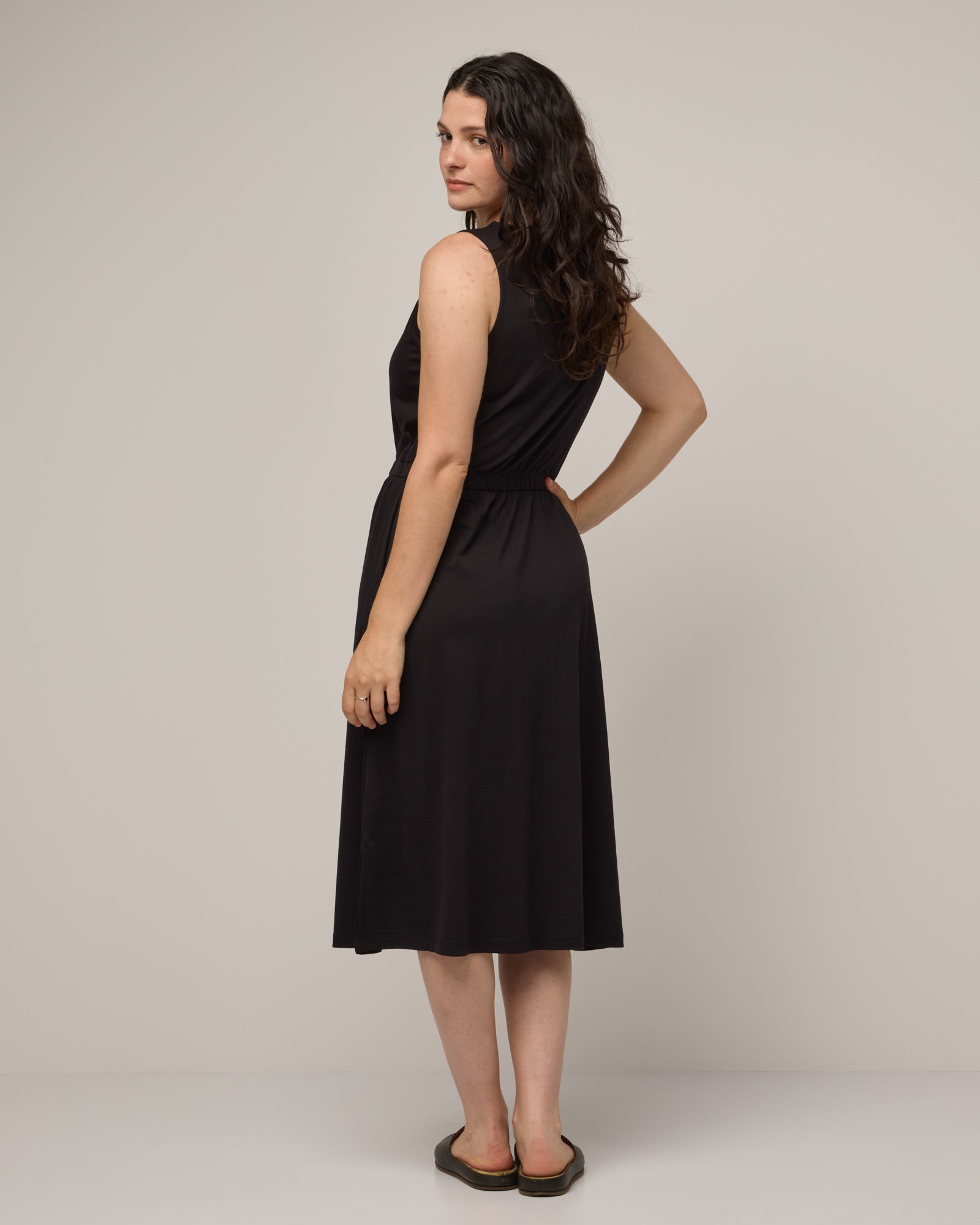 Sofia Merino Wool Fit & Flare Dress - Black – Sofia Midi Dress | wool&