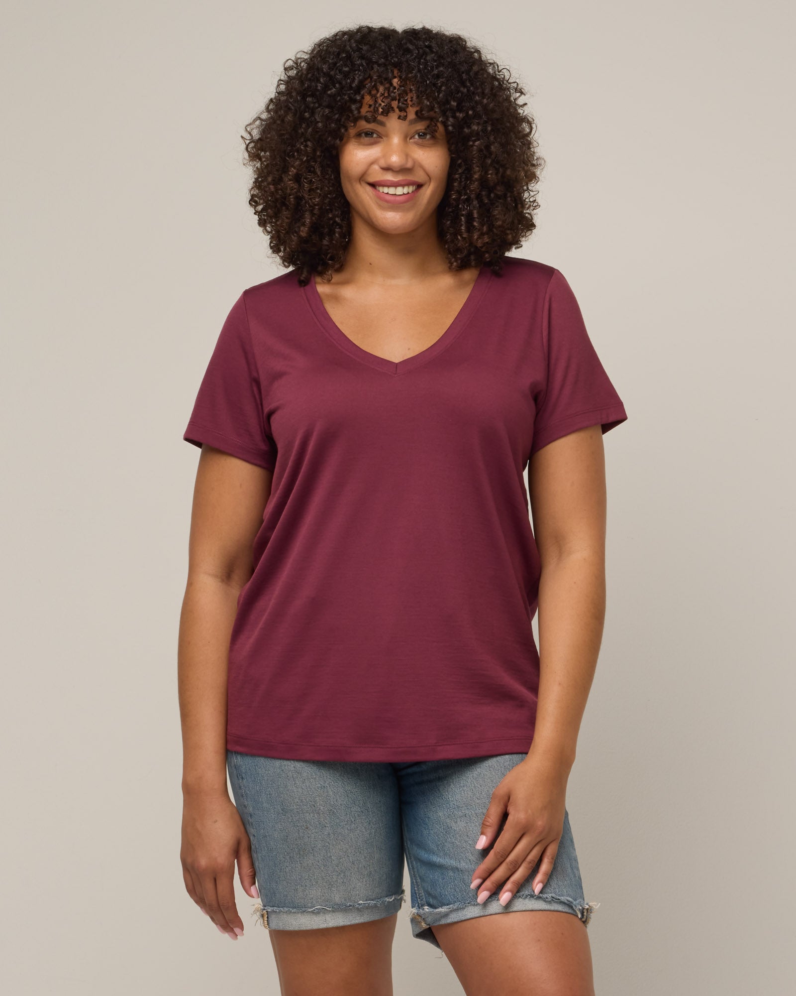 Fitted wool or cotton tee shirt for women