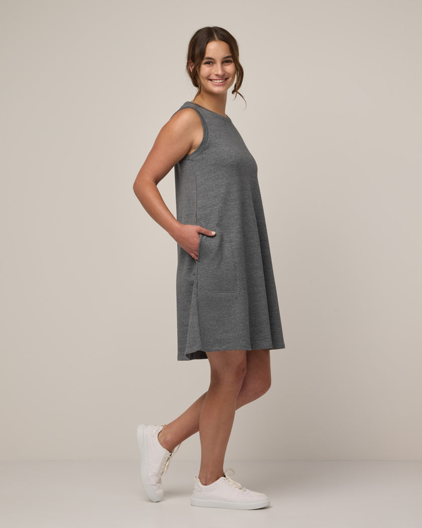 model-spec:Sofia is 5'9", wearing a size M Regular