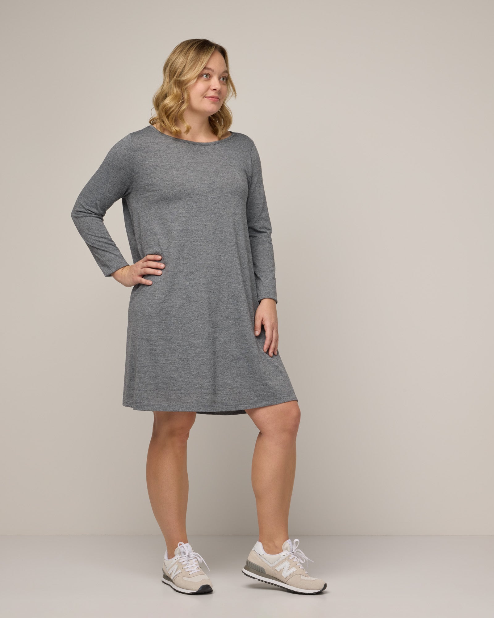 model-spec:Brianne is 5'9", wearing a size L