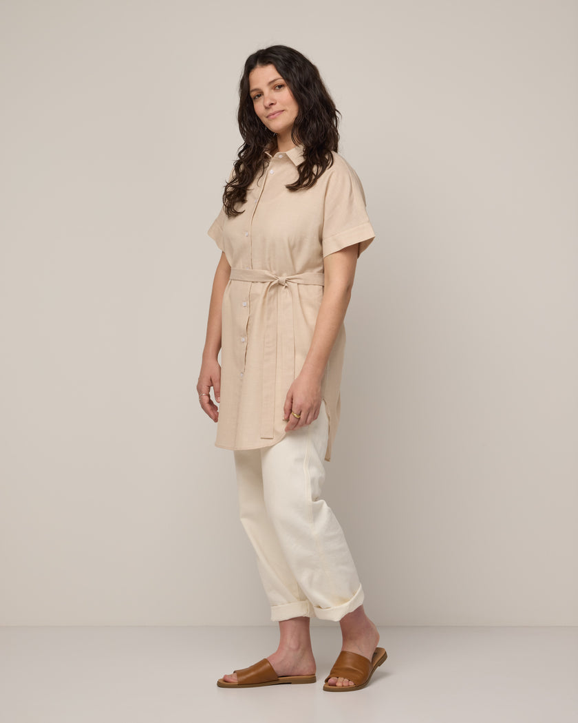  model-spec: Elana is 5'6", wearing a size M